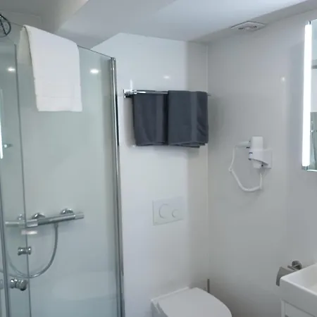 Koenigslutter موتيل *